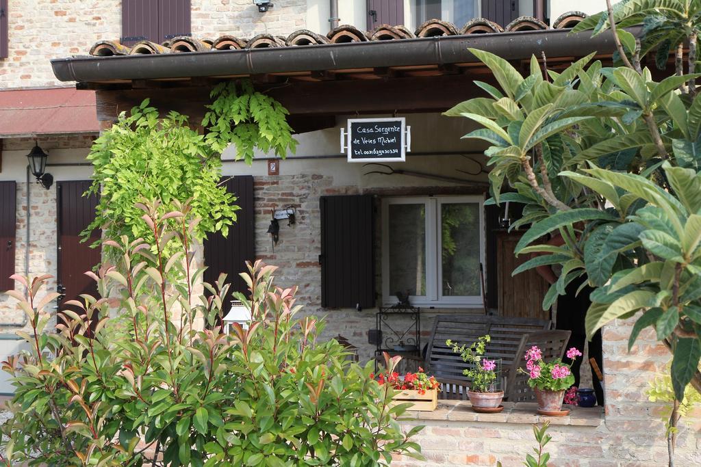 Casa Sorgente Bed and Breakfast San Costanzo Exteriör bild