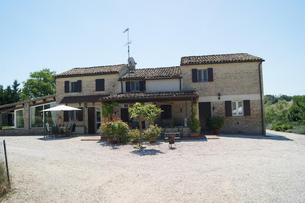 Casa Sorgente Bed and Breakfast San Costanzo Exteriör bild